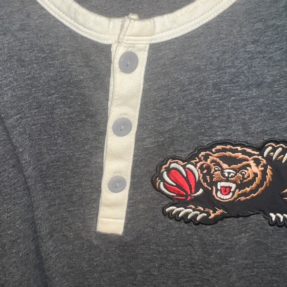Mitchell & Ness Vancouver Grizzlies NBA Jumpball Henley Shirt Grey Teal XL NEW - Picture 7 of 12